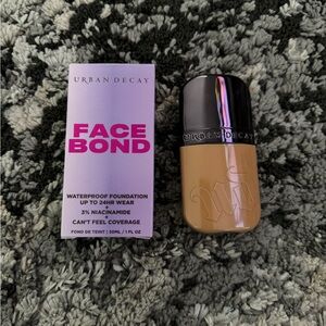 Urban decay Face Bond Waterproof foundation in 18 Medium Neutral